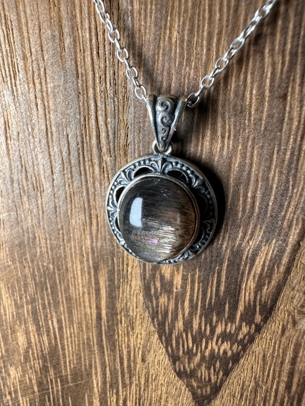 Sunstone and Silver Vintage Style Pendant Necklace on Silver Plated Chain - Picture 10 of 14